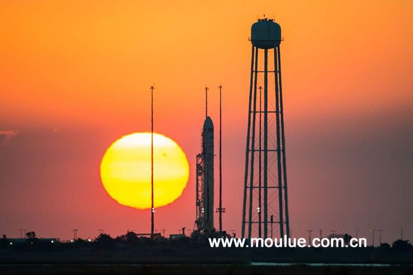 美国天鹅座货运飞船点火后6秒发生爆炸